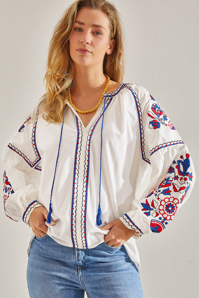 Bianco Lucci Modest بلوزة كتان نسائية مطرزة - رقبة مربوطة60181047