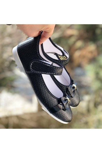 Pandalina Girl's Flats with Velcro and Bow Detail, Non-Slip Light Sole, Kindergarten Nursery Daily Flats