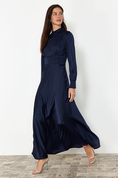Trendyol Modest Tmavě modré saténové tkané večerní šaty/noční šaty TCTSS24DB00055