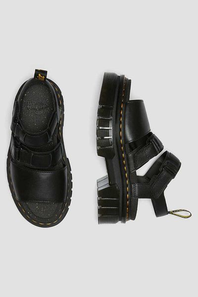 Dr. Martens Sandale Ricki Black Nappa Lux cu 3 dungi