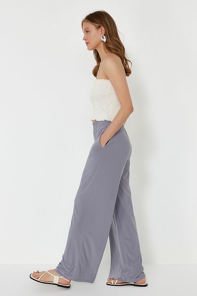 Trendyol Collection Graue Stretch-Strickhose mit hoher Taille - Relaxed Fit Wide Leg TWOSS23PL00129