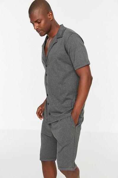 Trendyol Collection Anthrazitfarbenes Relaxed-Fit-Hemdkragen-Strick-Sommerpyjama-Set mit Shorts THMSS21PT0446