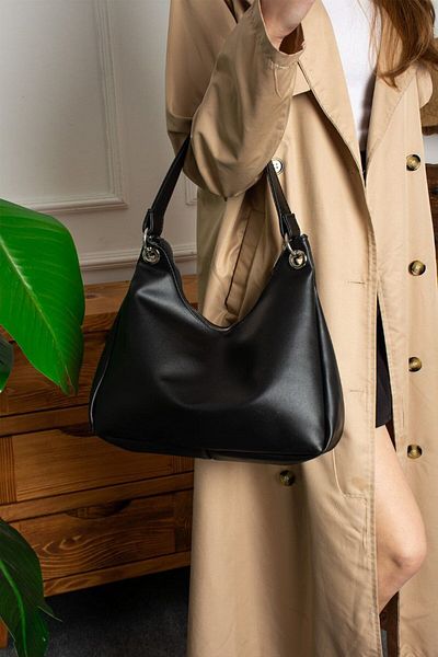 ARTON Black Casual Soft Leather Cross Strap Hand and Shoulder Bag