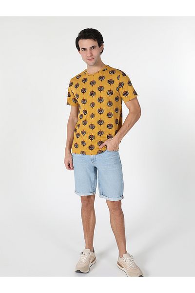 Colin's Tricou galben cu mânecă scurtă pentru bărbați, cu decolteu rotund, cu imprimeu Cl 1057686