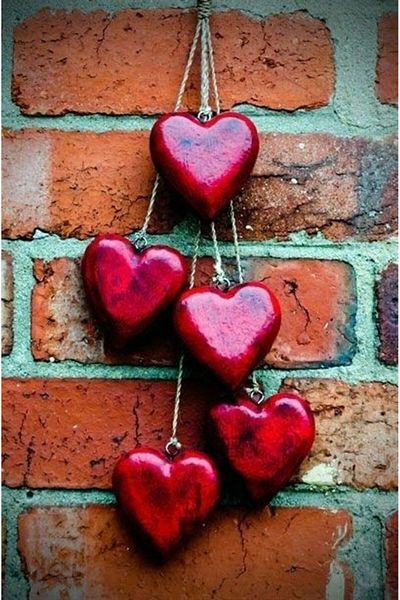 MARCEL SANAT Five Hearts on the Wall Marcel Art Diamond Mosaic Painting 25x36cm