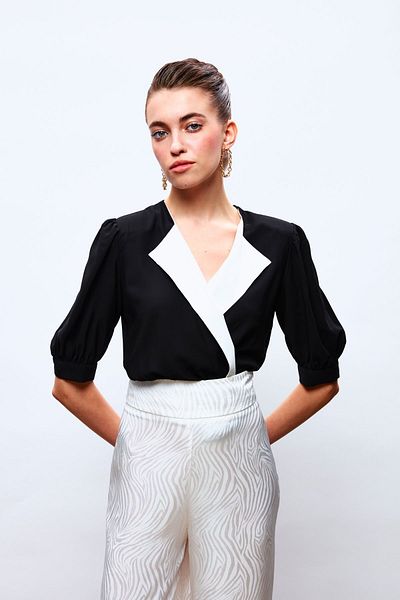 Sateen Bluză body guler jachetă - NEGRA
