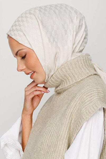 VALOR Silky Jacquard Shawl - Kirik White Qozal Pattern