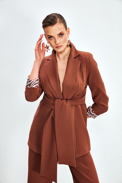 Sateen سترة طويلة برباط على الخصر - بني