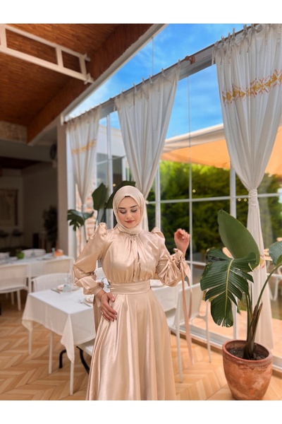 KADNER فستان سهرة حجاب بيج - تصميم ديرا