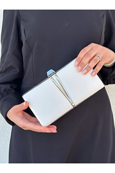 Sh Poly Βραδινό φόρεμα με σατέν κάλυμμα Mother of Pearl Chain Shoulder Bag - με λεπτομέρεια αξεσουάρ