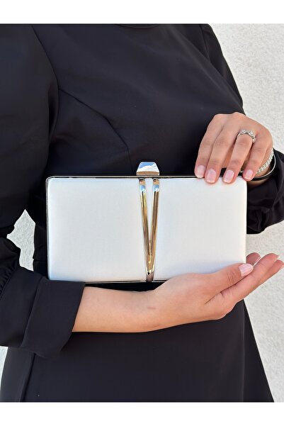 Sh Poly Βραδινό φόρεμα με σατέν κάλυμμα Mother of Pearl Chain Shoulder Bag - με λεπτομέρεια αξεσουάρ