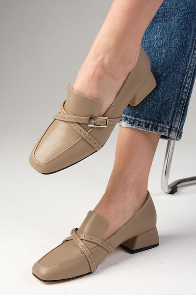 Mio Gusto Krátké dámské boty na podpatku Blanche Mink Color s tupou špičkou
