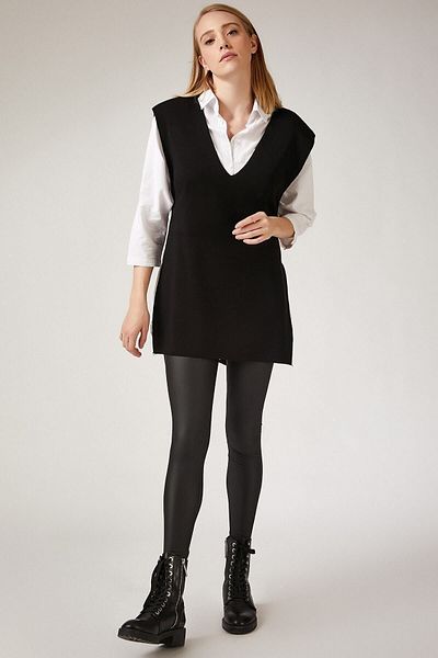 Resk fashion Women's Black V-Neck Slit Sweater