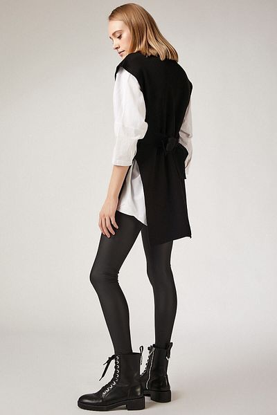 Resk fashion Women's Black V-Neck Slit Sweater