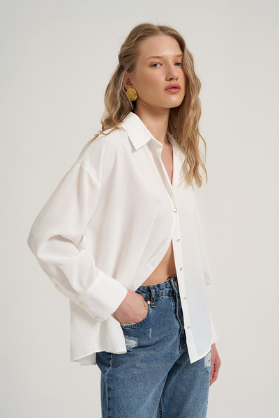 Quzu Düğmeli Basic Gömlek Ekru