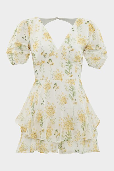 Açelya Okcu Sırtı Cut Out Kesimli Şortlu Elbise