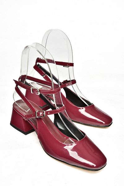 Fox Shoes P654137008 Бордові лаковані жіночі туфлі Mary Jane на низьких підборах Maryjane