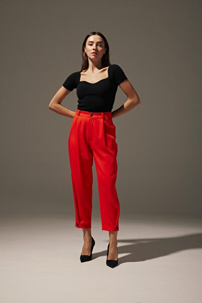 Essence Bouteille Women's Carrot Cut Trousers