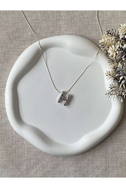 Fiamoss قلادة نسائية على شكل حرف H بالون - قلادة حروف منحنية