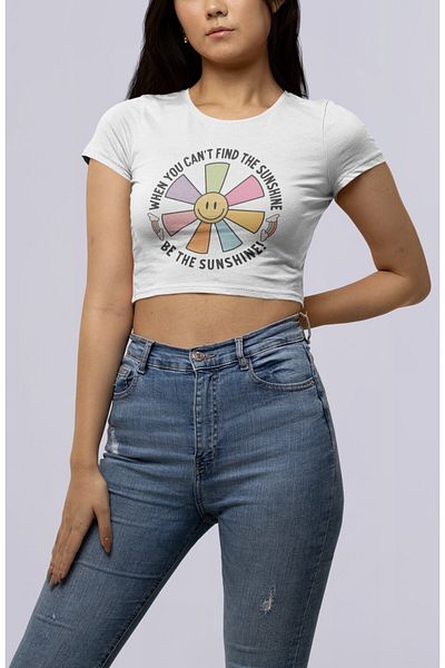 Fuddy Moda Când nu găsești Sunshine Be The Sunshine Written Crop Top, bluză crop imprimată colorată pentru femei