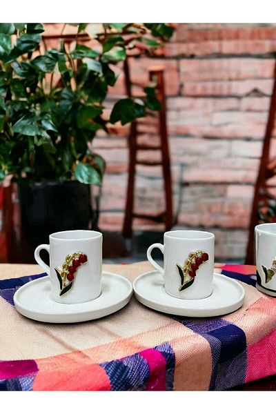 YzHome 2-Person White Porcelain Phenomenal Metal Figured Coffee Cup Set Presentation Cup