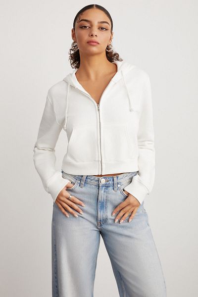 GRIMELANGE Delia Damen-Sweatshirt „Crop 3 Thread Ribbed Knitted Relaxed Fit“ mit Kapuze und Reißverschluss in Weiß