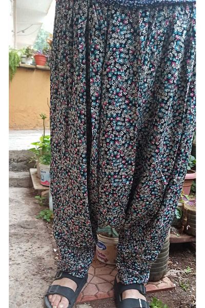 MEŞHUR ŞALVARCI PELİN Pantaloni largi de damă cu model, cu buzunare și talie elastică