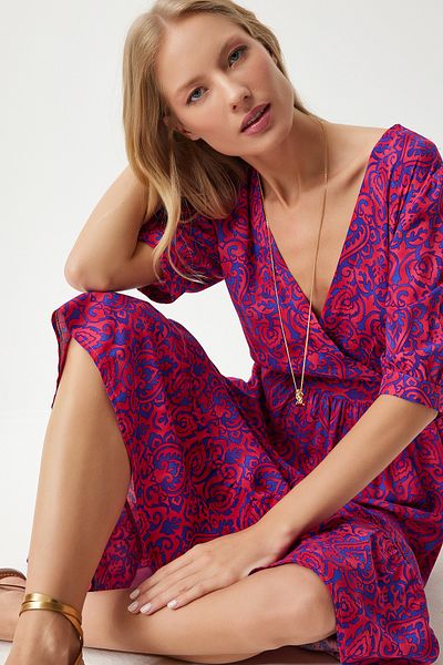 Happiness İstanbul Dunkelrosa Sommerkleid aus Viskose mit Blumendruck und Wickelkragen RV00128