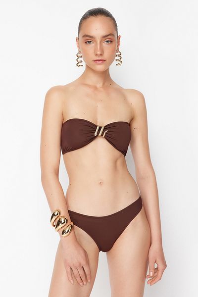 Trendyol Collection Zeynep Tosun Bikini-Set mit braunen Schlangenriemen - TCLSS24BT00000