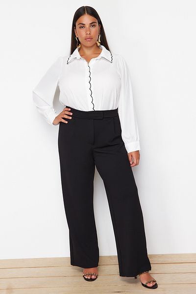 Trendyol Curve Plissee-Hose mit weitem Bein und Klettverschluss in Übergröße – TBBSS24AR00035