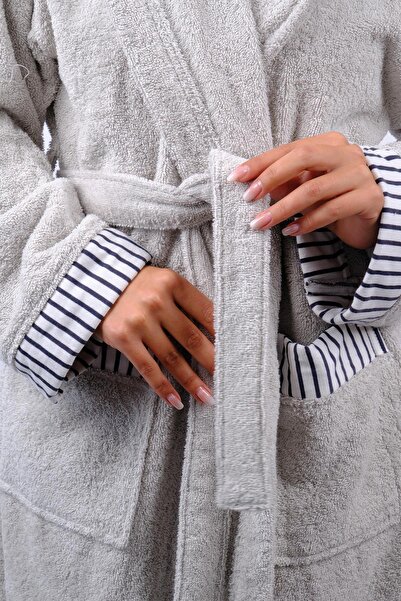 Homelover 100% Cotton Hat, Lined, Sleeve and Pocket Detailed Shalyaka Women's Bathrobe