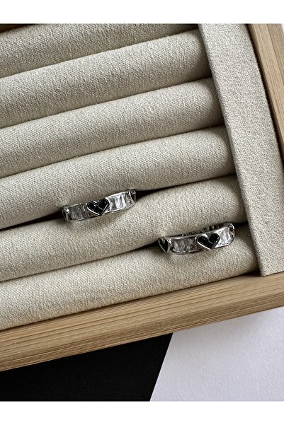 ringbox Silver Color Heart Ring with Black Baguette Stone