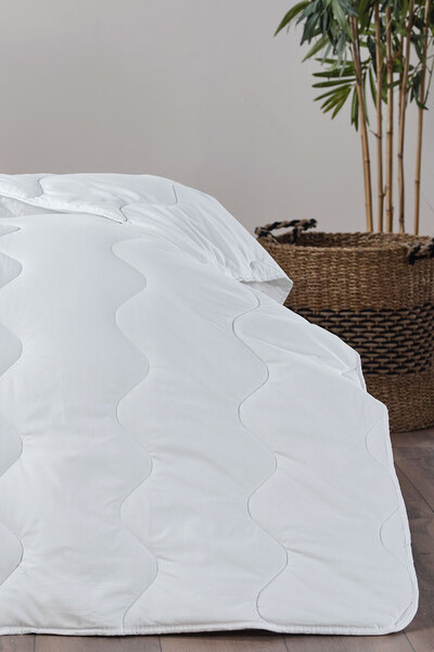 Lolavien Mary Single Quilt - Seasonal Quilt