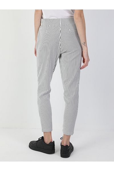 Colin's Pantaloni de sport albi pentru femei cu talie înaltă, cu croiala normală Cl 1047824
