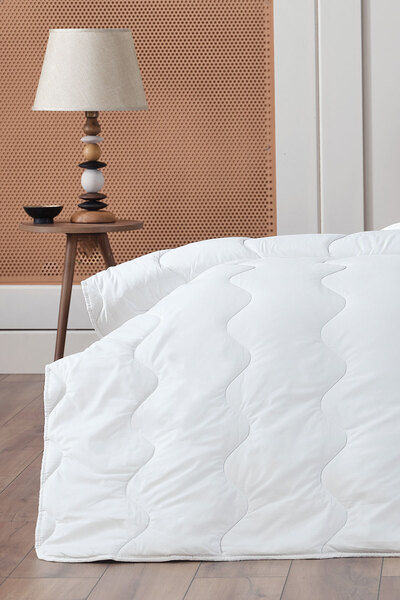 Lolavien Mary Single Quilt - Seasonal Quilt