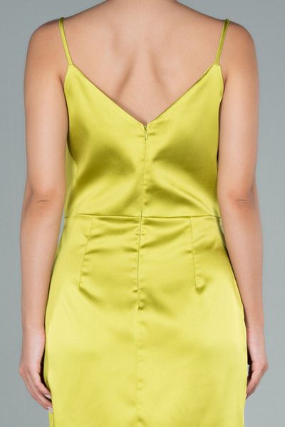 NARKISS Rochie din satin verde ulei cu bretele cu detalii de piatră