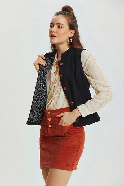 Clandestino Judge Collar Authentic Women's Vest Black