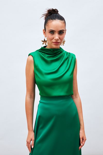 Sateen Maiou cu detaliu drapat din SATIN VERDE