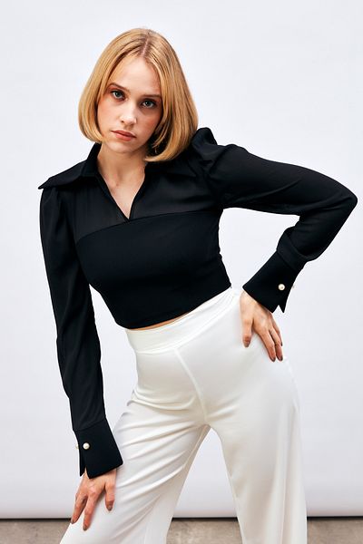 Sateen بلوزة لؤلؤة سوداء - تفاصيل الأكمام