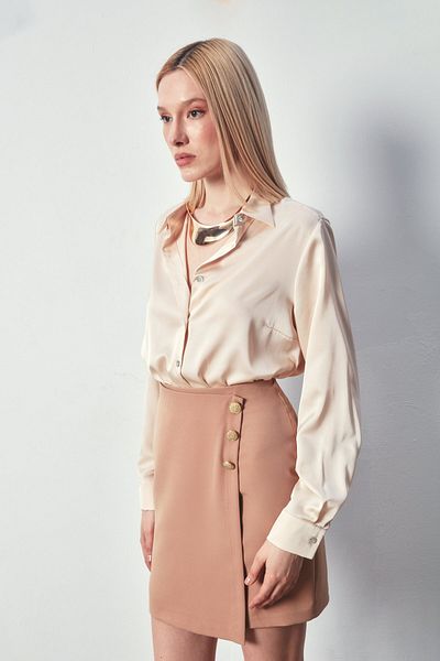 Sateen Fusta dublu de culoare camel - Detaliat cu nasturi
