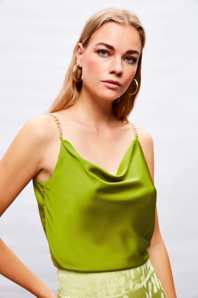 Sateen Zincir Askılı Saten Bluz - Yağ Yeşili