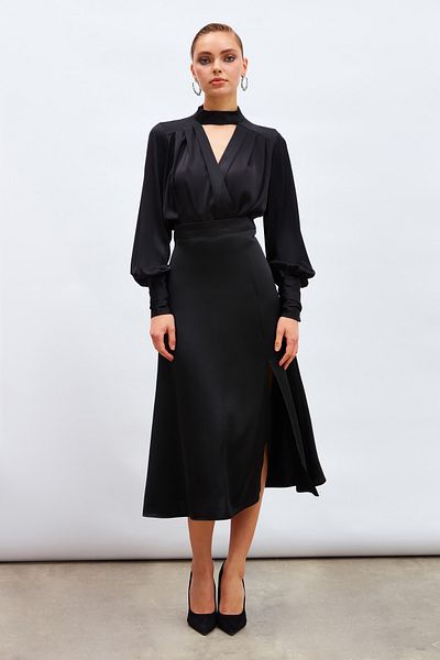 Sateen Fustă cu fantă din satin - neagră 