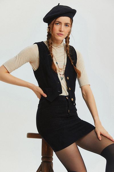 Clandestino Bohemian Style V-Neck Classic Cut Women's Vest Black