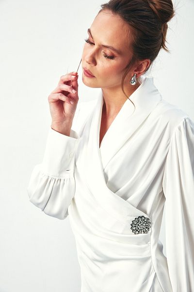 Sateen Double-breasted Blouse with Brooch - ECRU