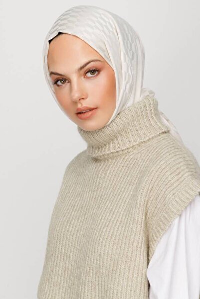 VALOR Silky Jacquard Shawl - Kirik White Qozal Pattern