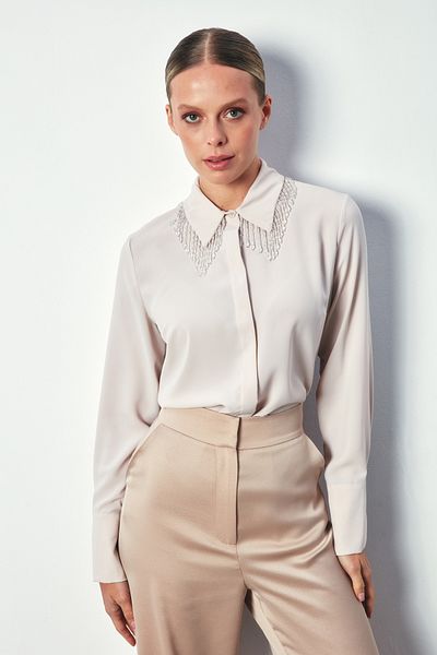 Sateen Collar Transparent Accessory Shirt - BEIGE