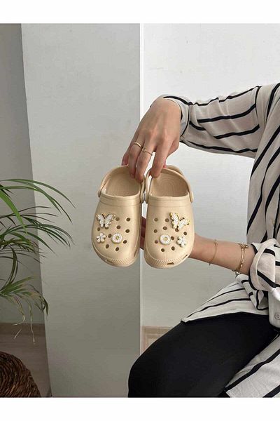 Behtah Kundura Jibbitz Daily Sandals with 6 Rhinestones for Girls - Ornate and Closed Front Garden Pool