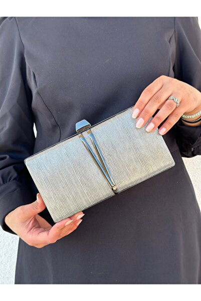 Sh Poly Γυναικείο βραδινό φόρεμα τσάντα ώμου με κάλυμμα λέιζερ πλατίνας - με λεπτομέρεια αξεσουάρ και αλυσίδα