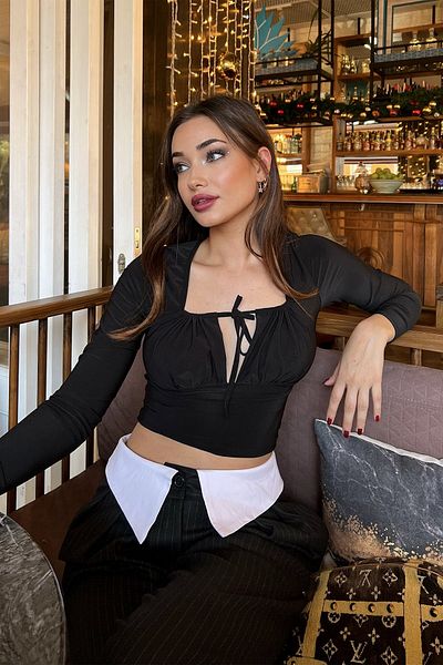Jose Clothing Μακρυμάνικη μπλούζα Crop - Μαύρη με μπροστινό δέσιμο και λεπτομέρεια χαμηλής κοπής