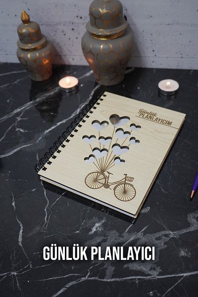 markcat Caiet de planuri din lemn cu balon inimă pentru bicicletă - Agenda nedatată - Planificator zilnic (Caiet de planificare) A5